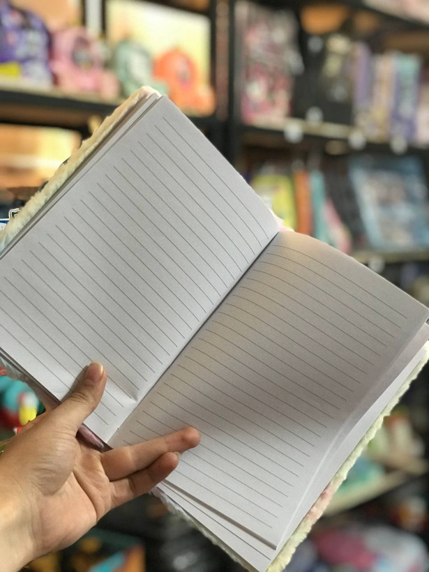 دفتر 100 برگ با جلد پارچهای پشمی برجسته طرح استیچ