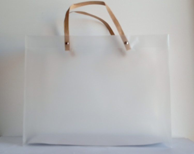 پاکت کادویی طلقی دسته کاغذی پرچ شده26*34*11 cm