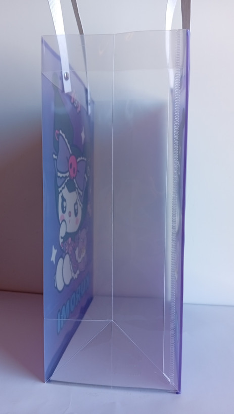 پاکت طلقی طرح کرومی و لبوبو دسته پرچ شده 30*23*12 cm کناره پاکت