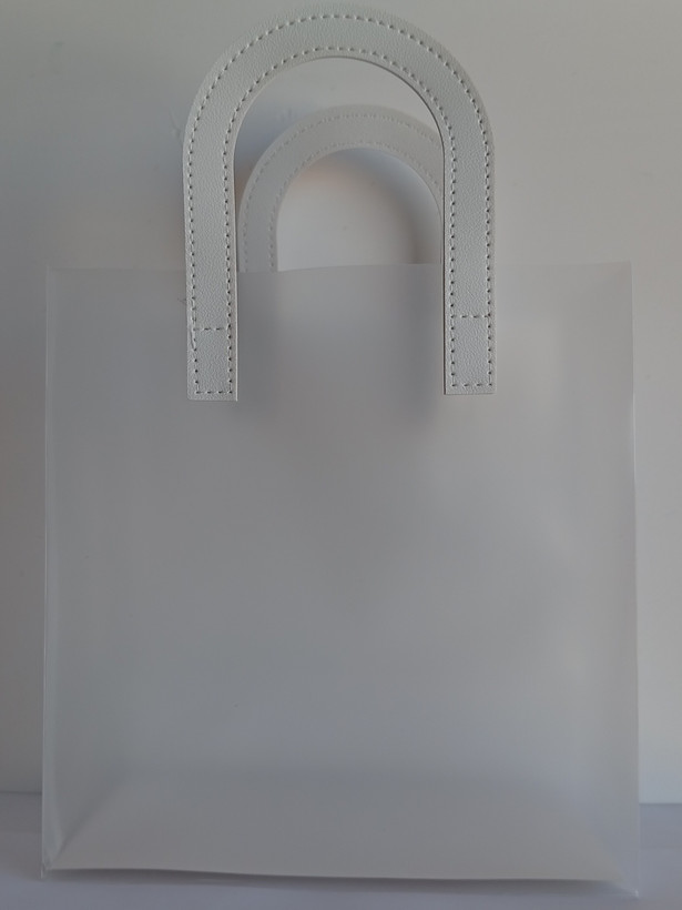 پاکت شفاف هدیه دسته چرمی دوخت شده22*21*11 cm دسته سفید