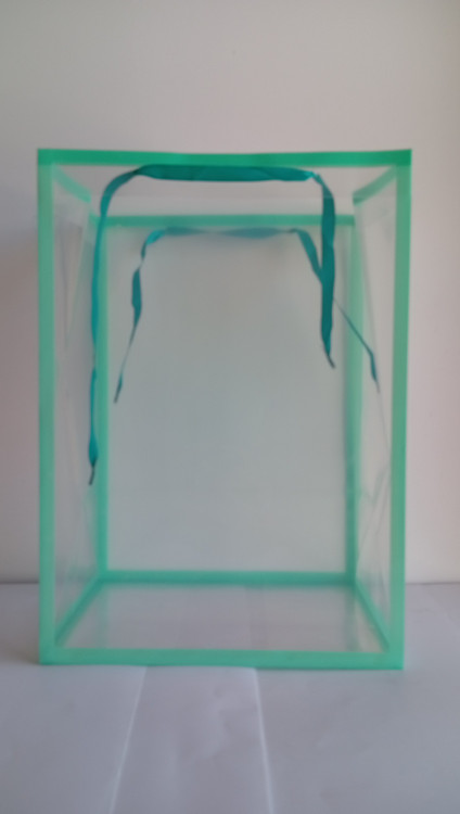 ساک دستی طلقی دسته پانچی با بند روبانی در 6 رنگ ابعاد 25*18*35 cm سبز