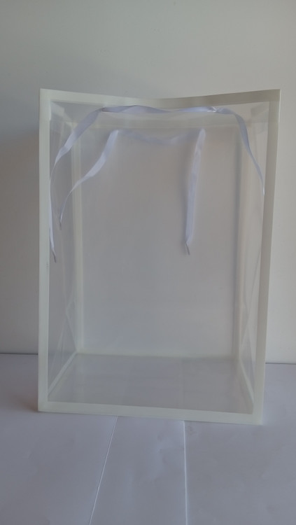 ساک دستی طلقی دسته پانچی با بند روبانی در 6 رنگ ابعاد 25*18*35 cm سفید