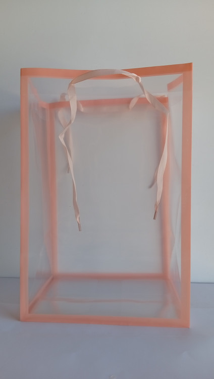 شاپینگ بگ شفاف دسته پانچی بند روبانی ابعاد 20*16*30 cm گلبهی