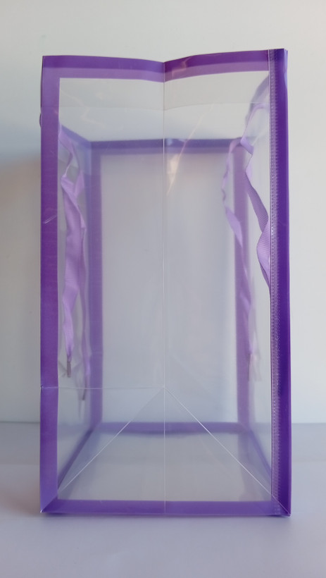 پاکت کادویی طلقی با دسته روبانی دسته پانچی ابعاد 16*14*26 cm کناره